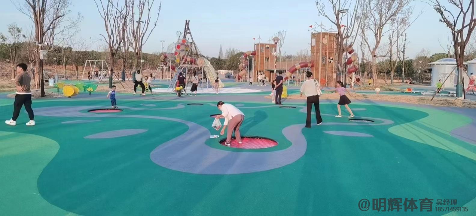 丙烯酸球场公园跑道是用什么材料做成的